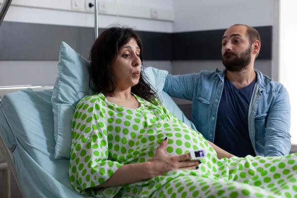 'Красные флаги' во время беременности: норма или признаки серьезных осложнений . Как подготовиться к родам